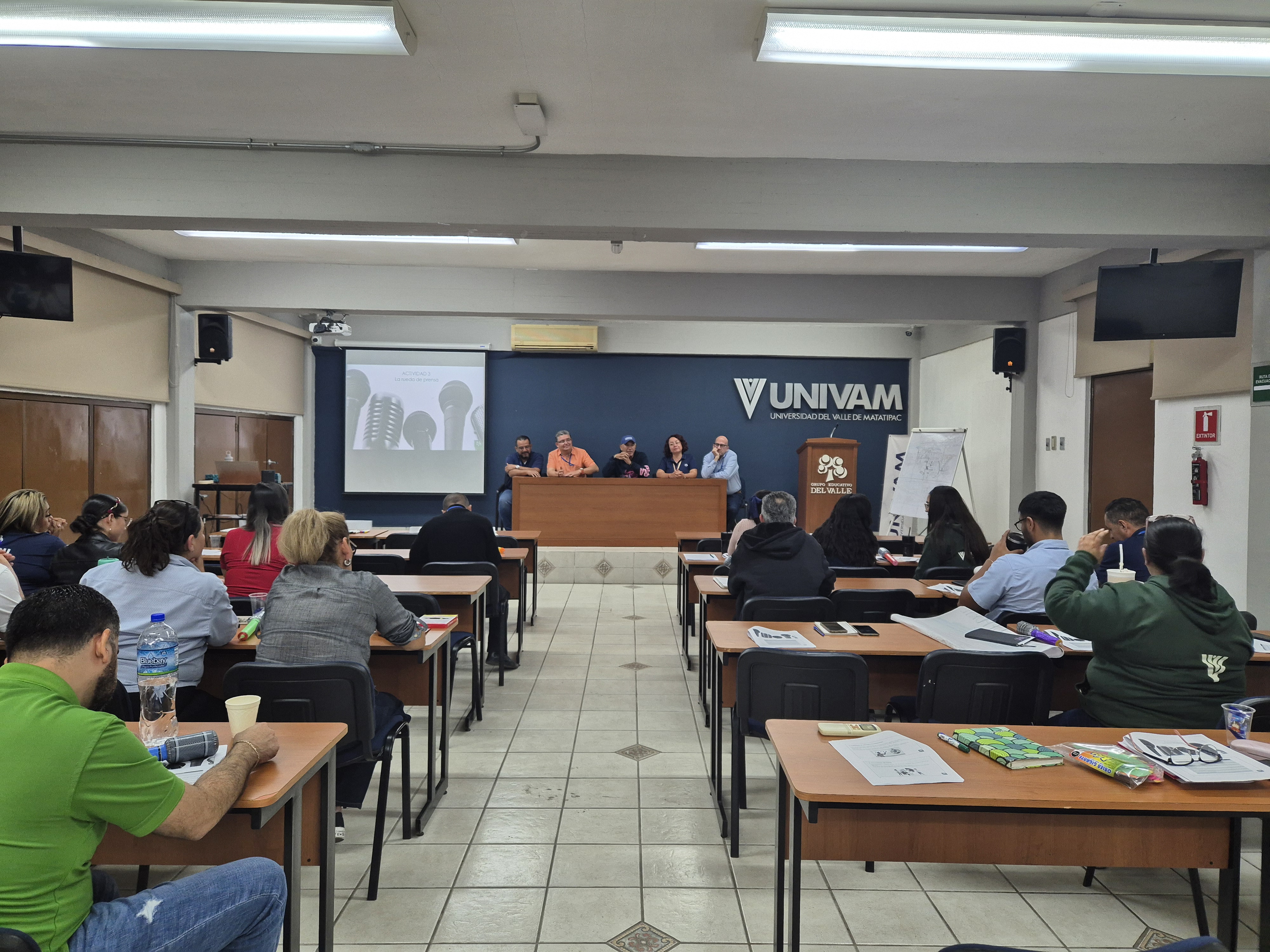 Capacitación a escuela de excelencia en la atención educativa III